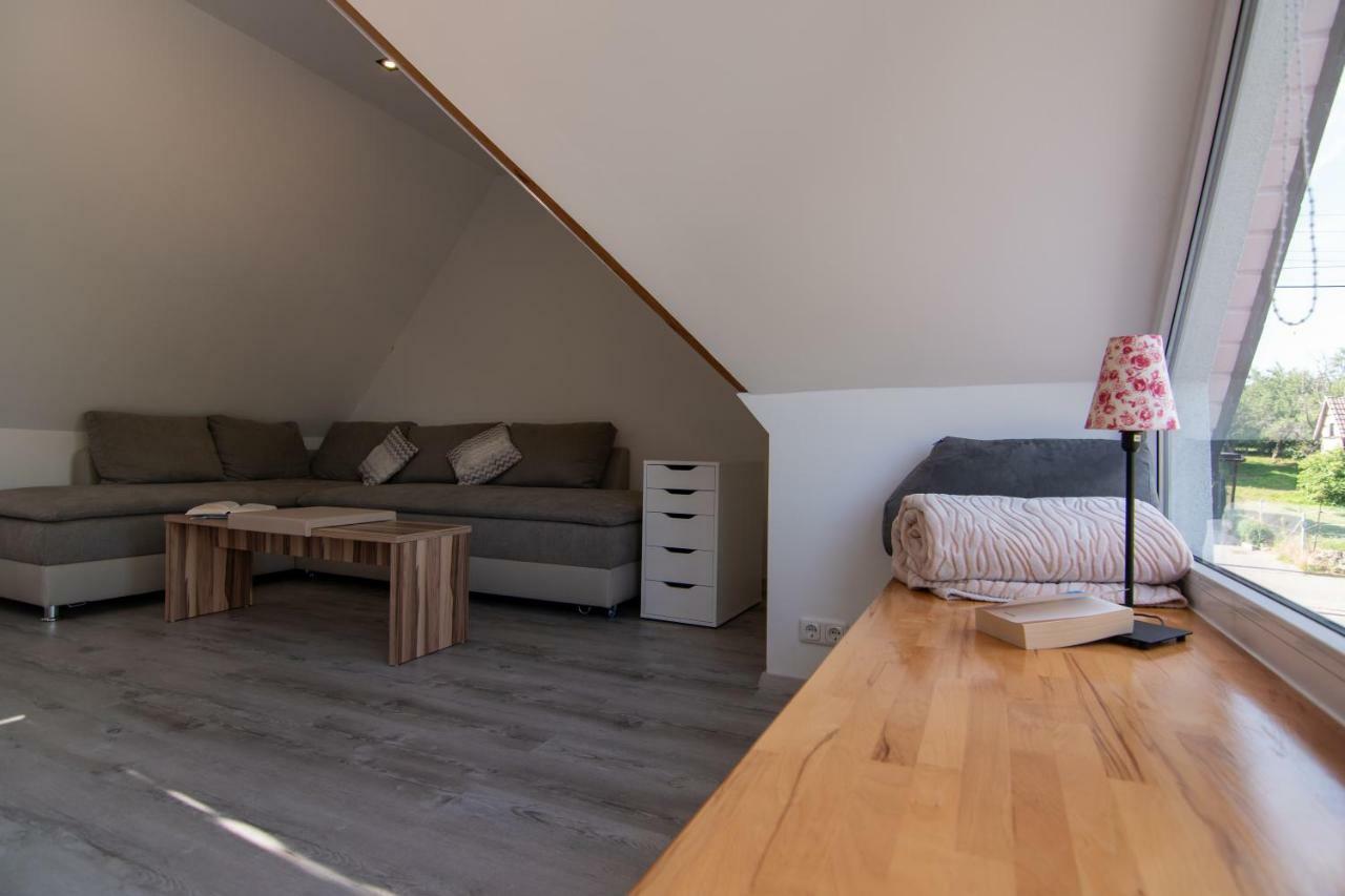 Ferienhaus Goermer Mit Wasserbett Schmölln Екстериор снимка